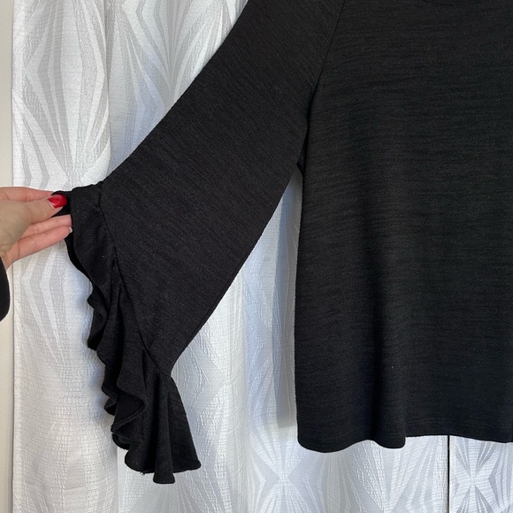 Banana Republic, black top with tulip bell sleeves in size medium - Picture 2 of 3